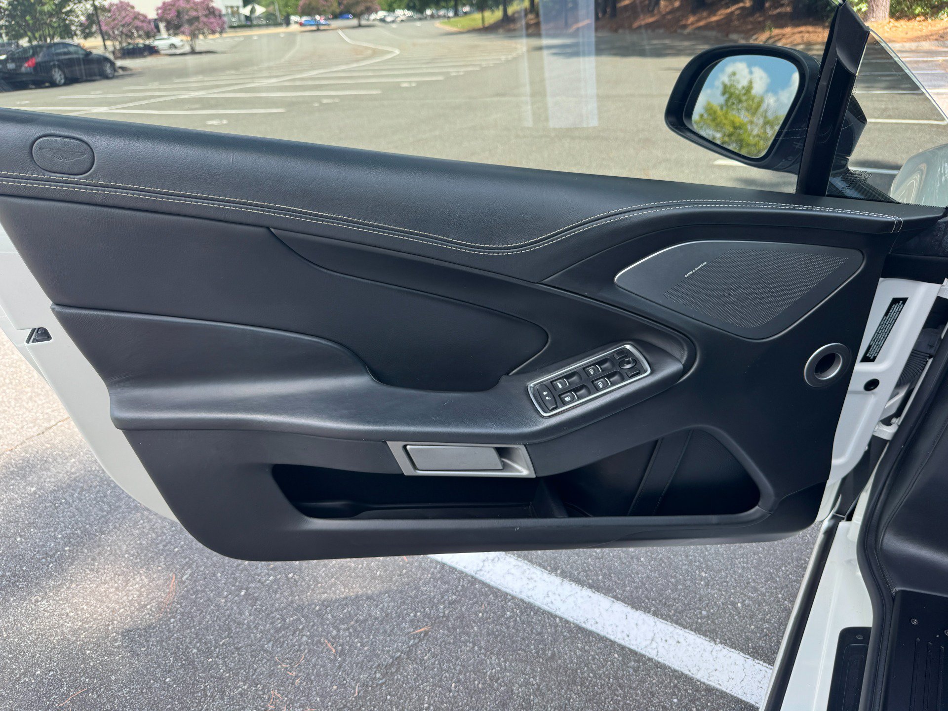 Used 2014 Aston Martin Vanquish Coupe RWD image 30