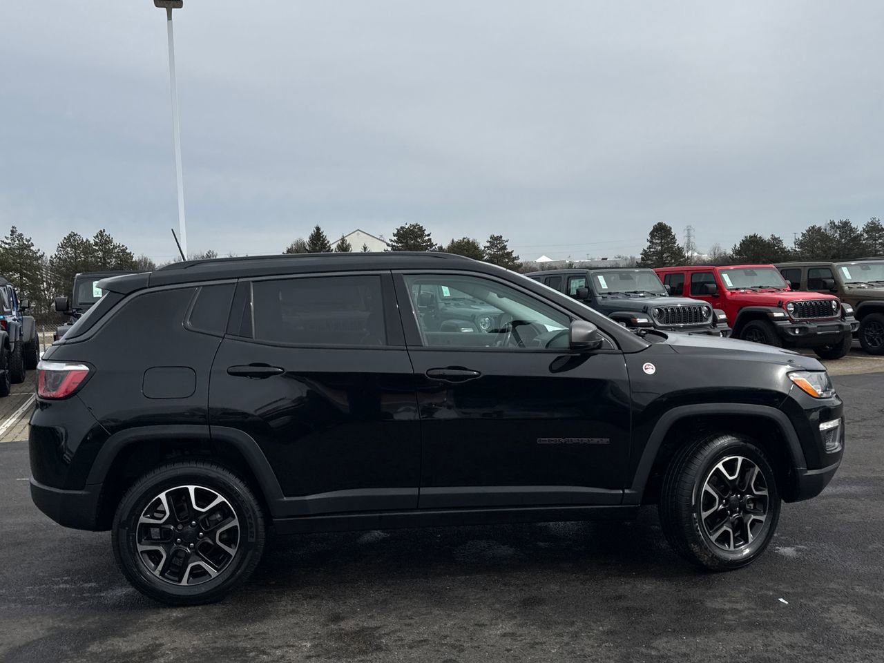 Used 2019 Jeep Compass Trailhawk w/ Leather Interior Group image 2