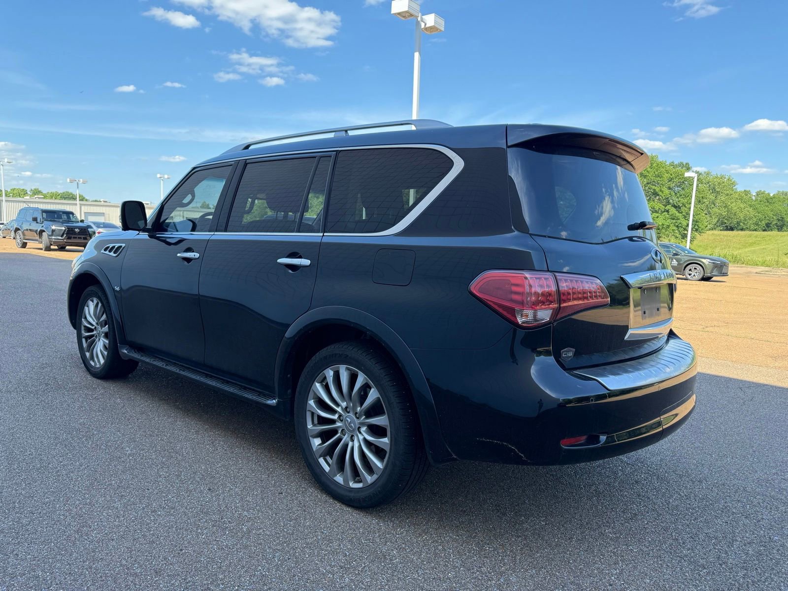 Used 2016 INFINITI QX80 2WD w/ Deluxe Technology Package image 17