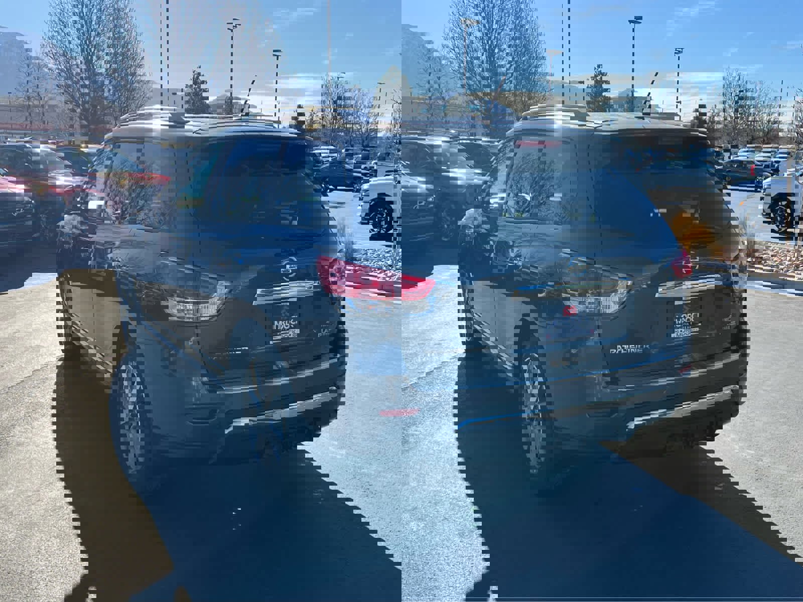 Used 2014 Nissan Pathfinder Platinum image 10