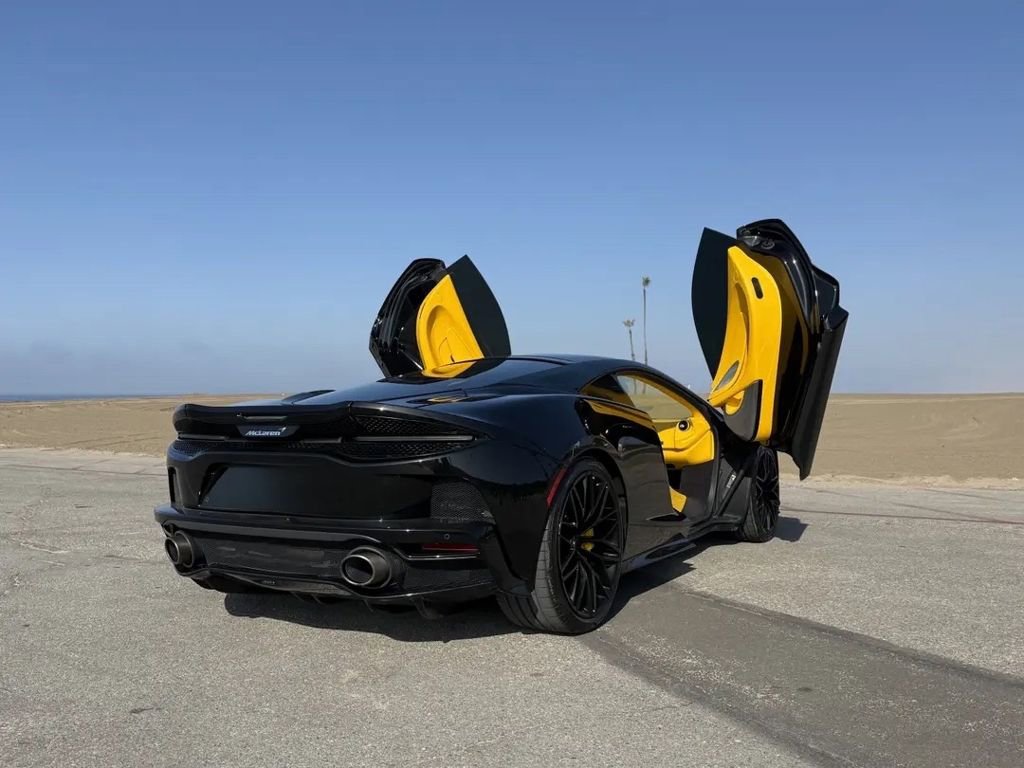 Used 2022 McLaren GT image 5