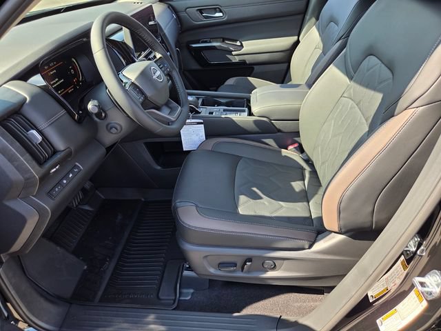 New 2026 Nissan Pathfinder Platinum FWD image 11