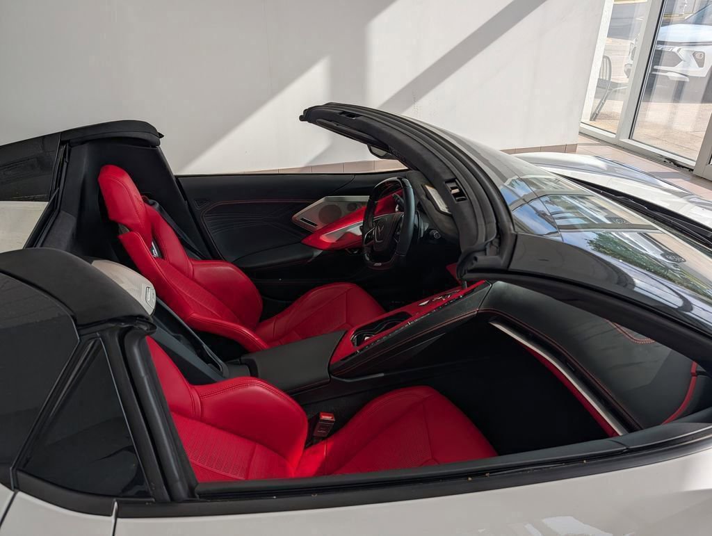 Used 2025 Chevrolet Corvette Z06 w/ Battery Protection Package image 17