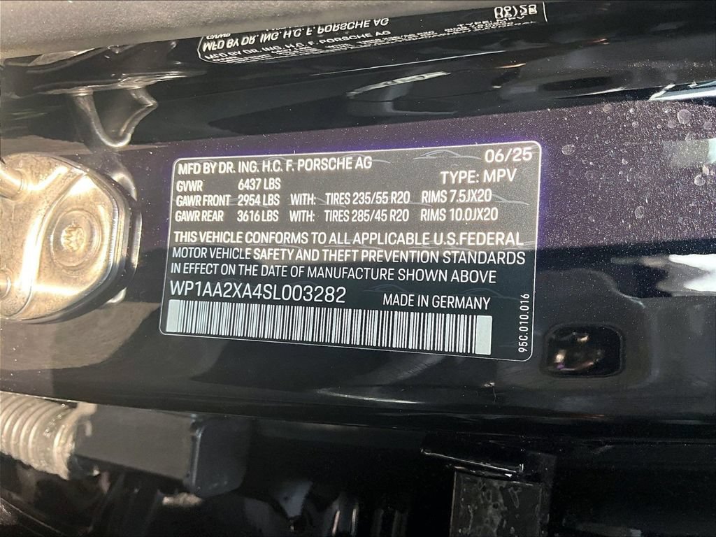 Certified 2025 Porsche Macan 4 Electric AWD/4WD image 35