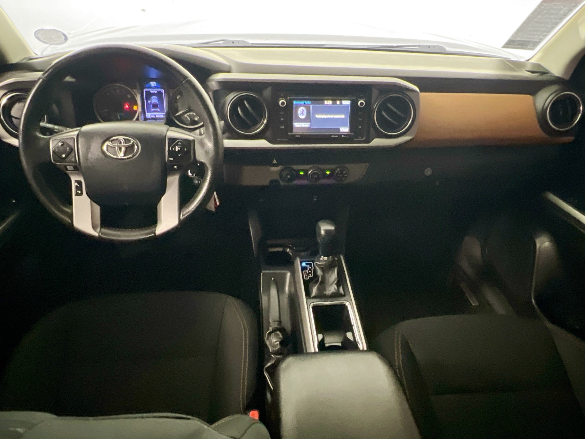 Used 2017 Toyota Tacoma SR5 w/ Tow Package RWD image 29