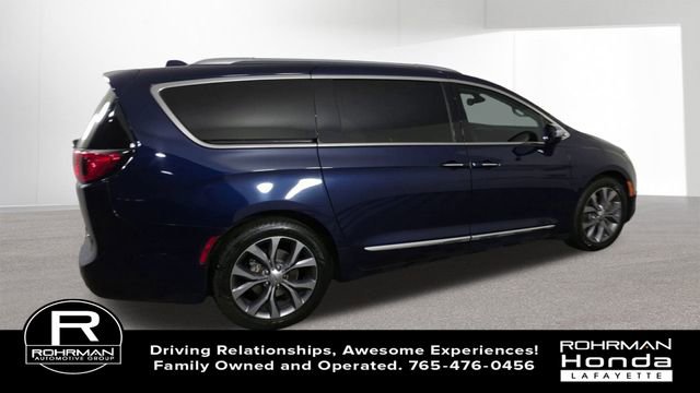 Used 2018 Chrysler Pacifica Limited w/ Tire & Wheel Group image 8