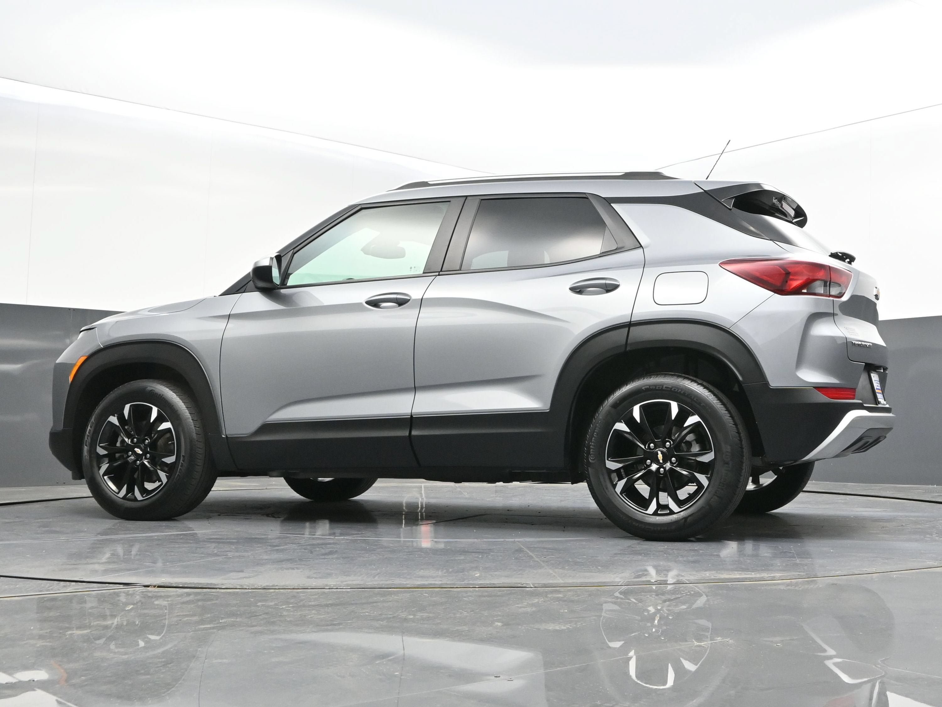 Certified 2023 Chevrolet TrailBlazer LT w/ Convenience Package FWD image 39