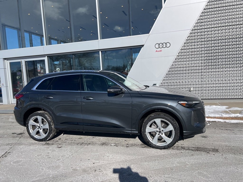 Used 2025 Audi Q5 Premium Plus w/ Premium Plus image 13