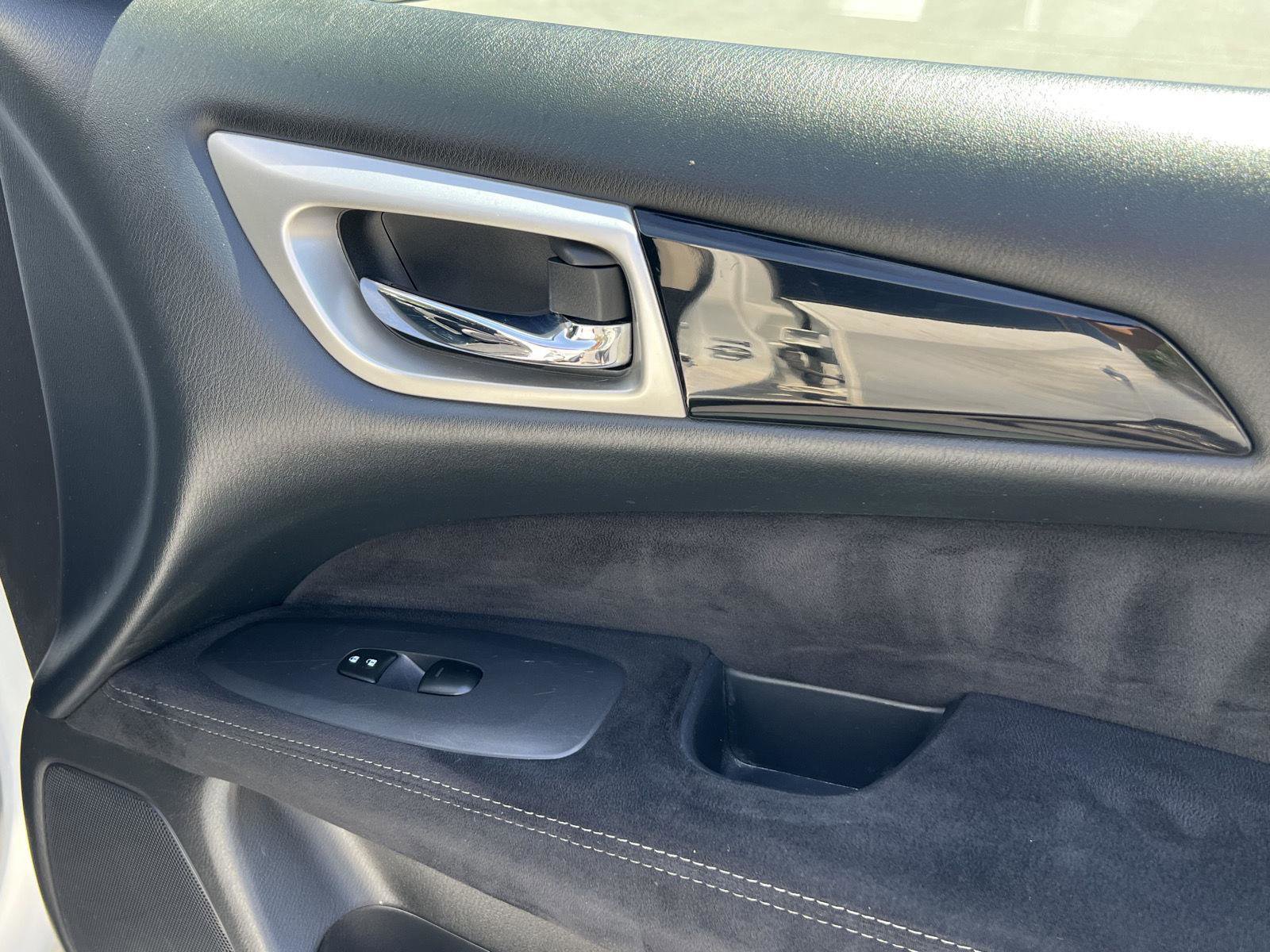 Used 2013 Nissan Pathfinder S AWD/4WD image 19