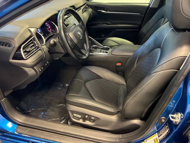 Used 2019 Toyota Camry XSE image 6