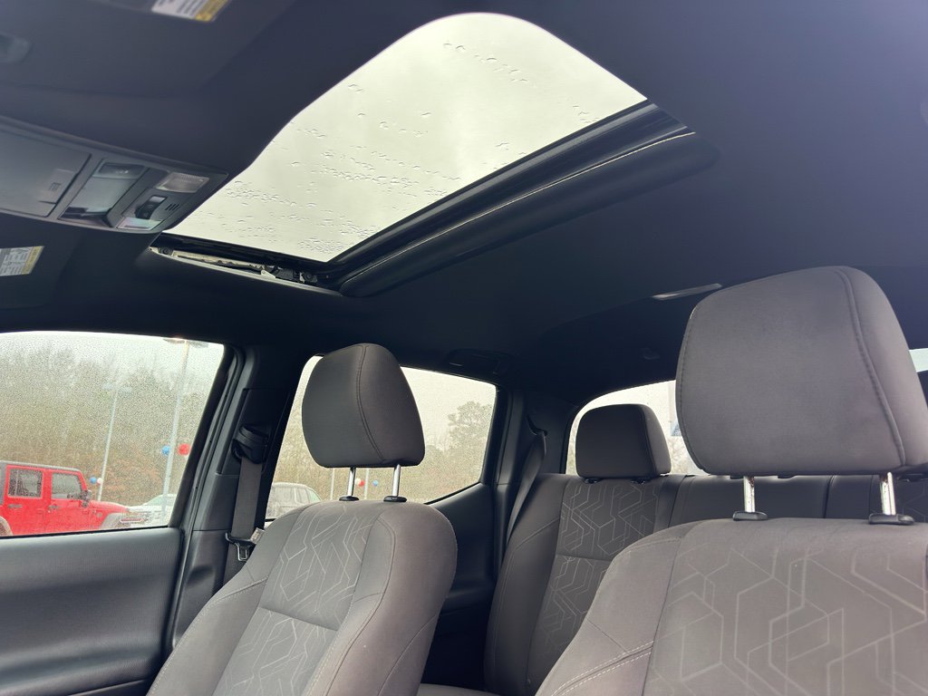 Used 2017 Toyota Tacoma TRD Sport image 15