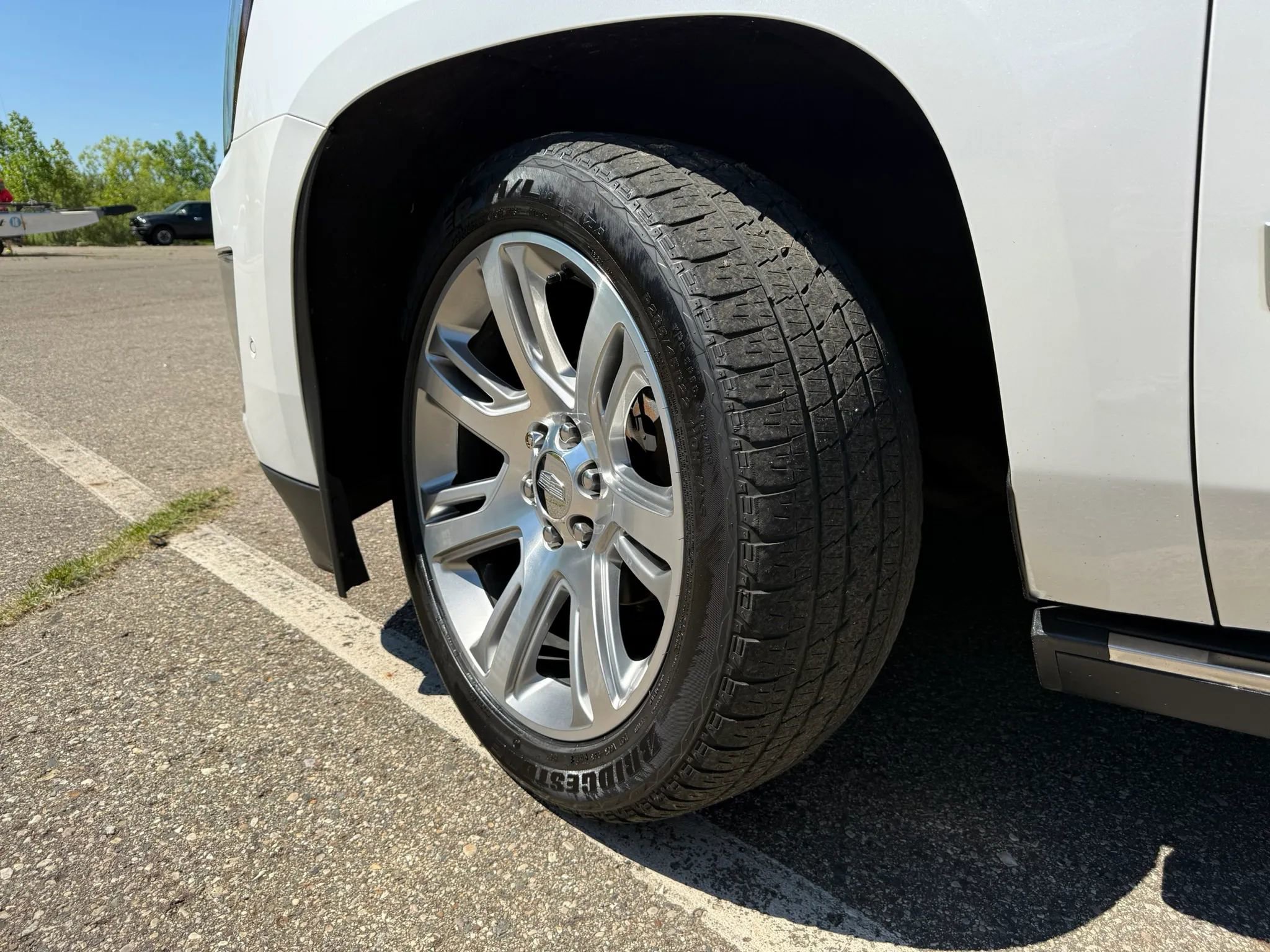 Used 2018 Cadillac Escalade Premium Luxury AWD/4WD image 7