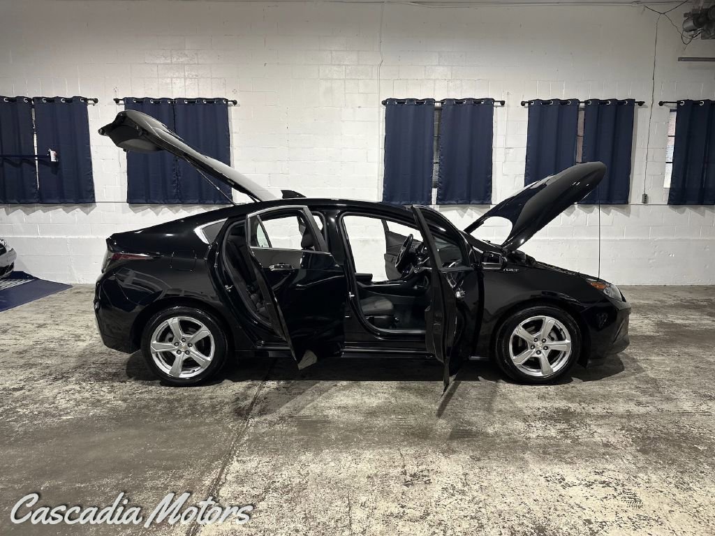 Used 2017 Chevrolet Volt LT w/ Comfort Package FWD image 38