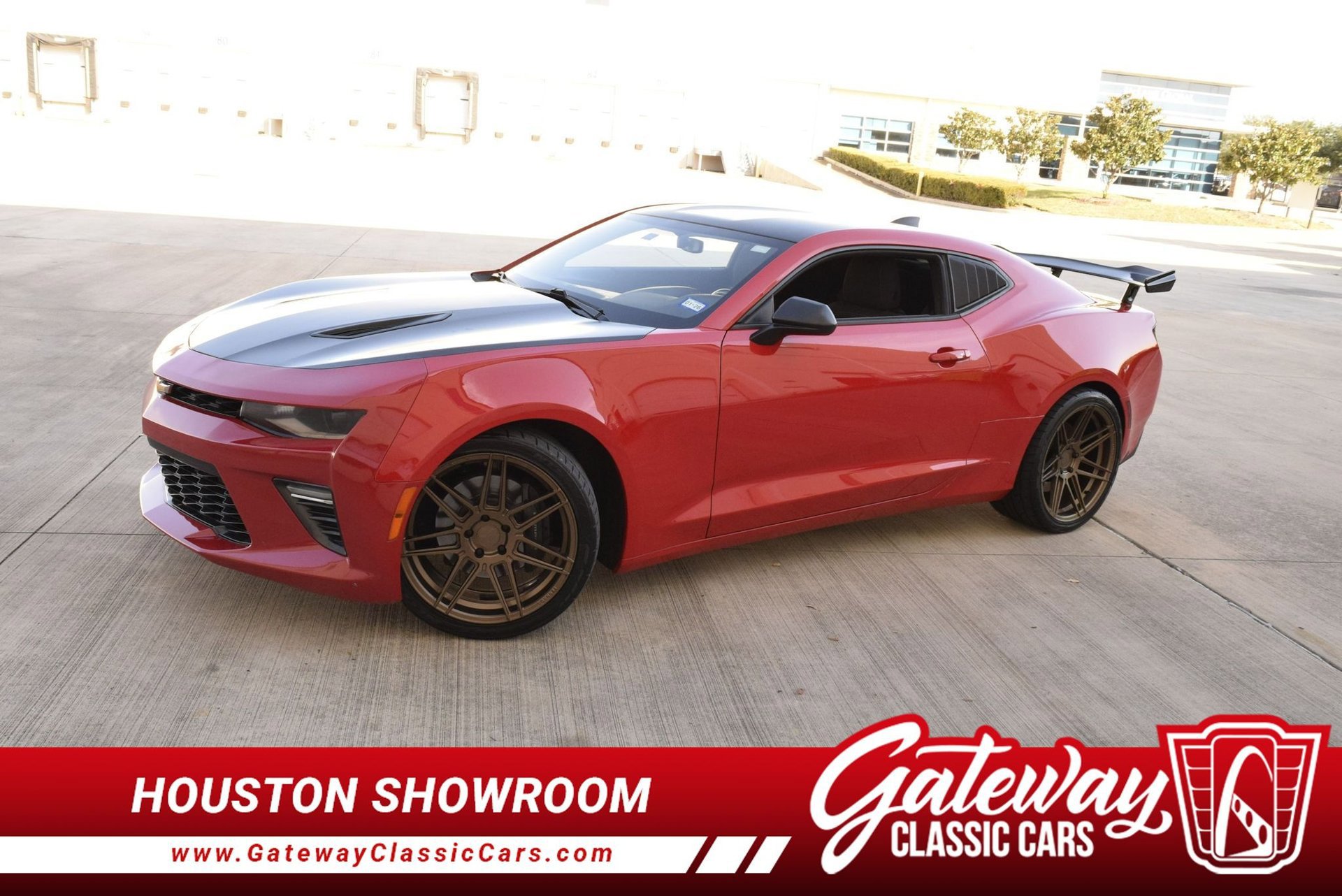 Used 2016 Chevrolet Camaro SS RWD image 1