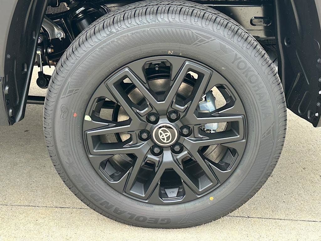 New 2026 Toyota Tundra Limited AWD/4WD image 15