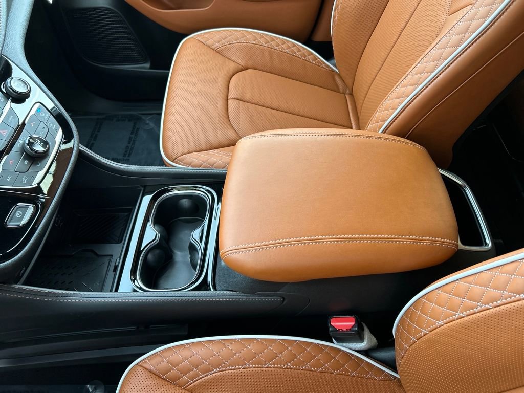 Used 2026 Chrysler Pacifica Pinnacle image 21
