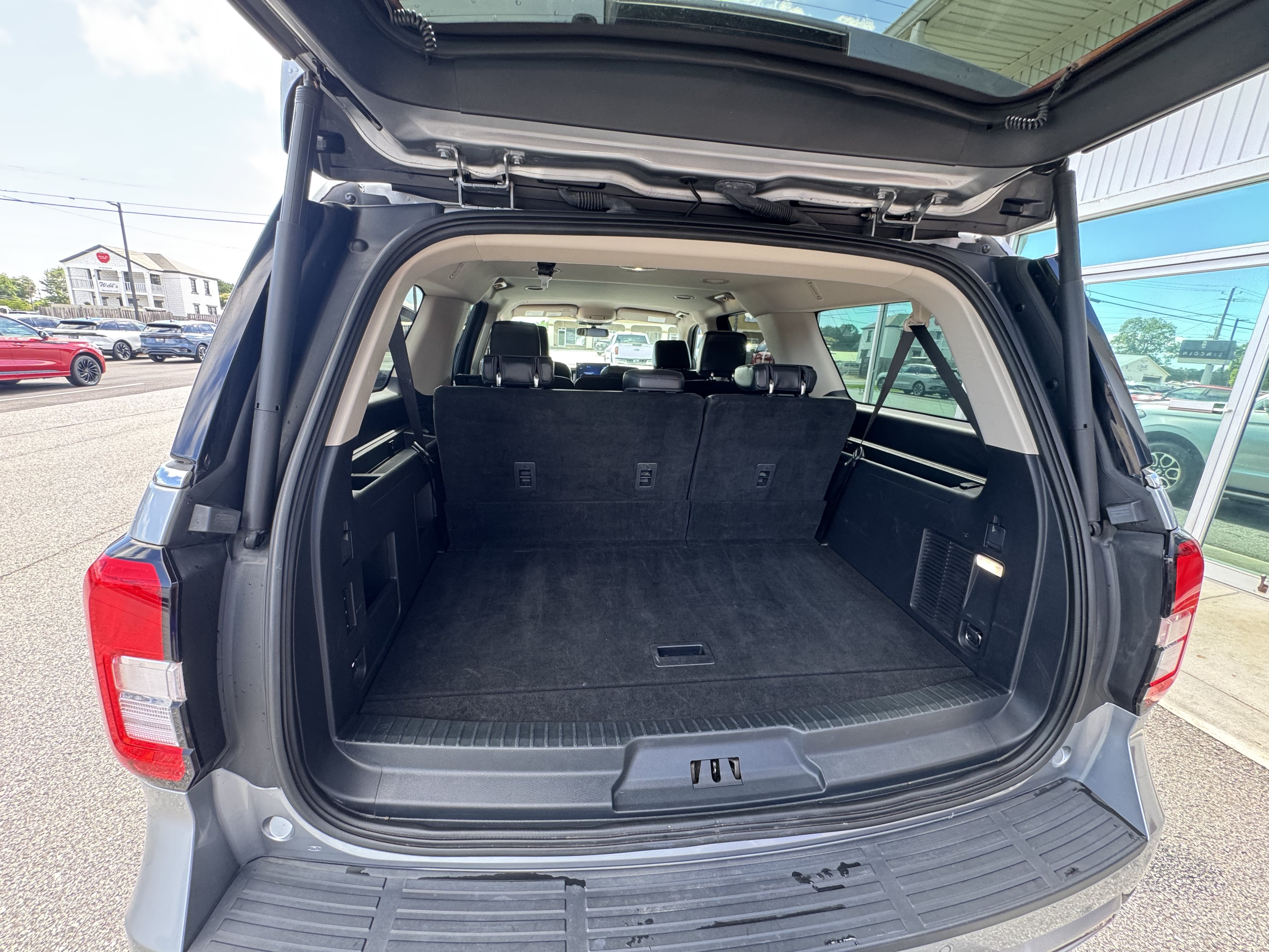 Used 2024 Ford Expedition Max XLT AWD/4WD image 10