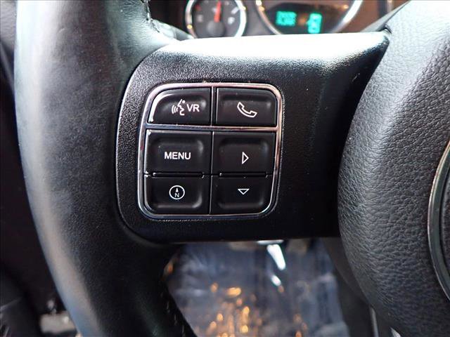 Used 2016 Jeep Wrangler Unlimited Rubicon w/ Connectivity Group image 13
