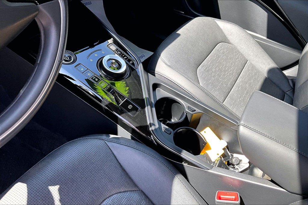 Certified 2024 Kia Niro Wave FWD image 10