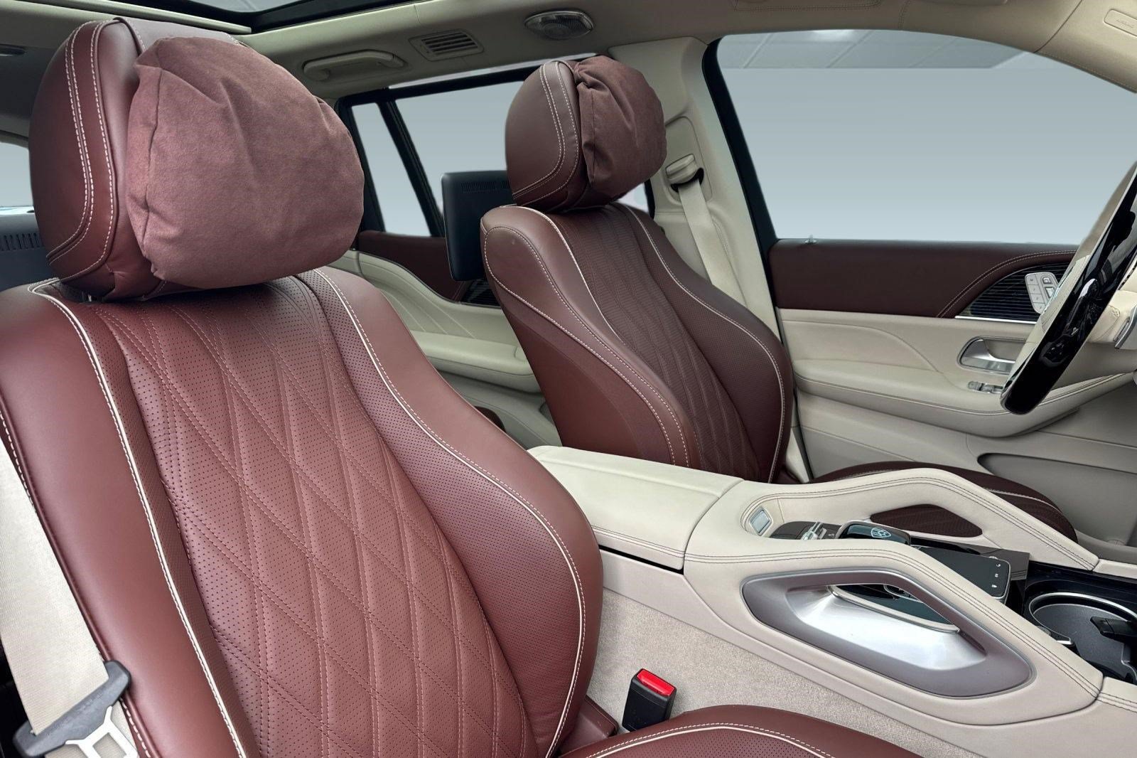 Used 2025 Mercedes-Benz Maybach GLS 600 4MATIC image 36