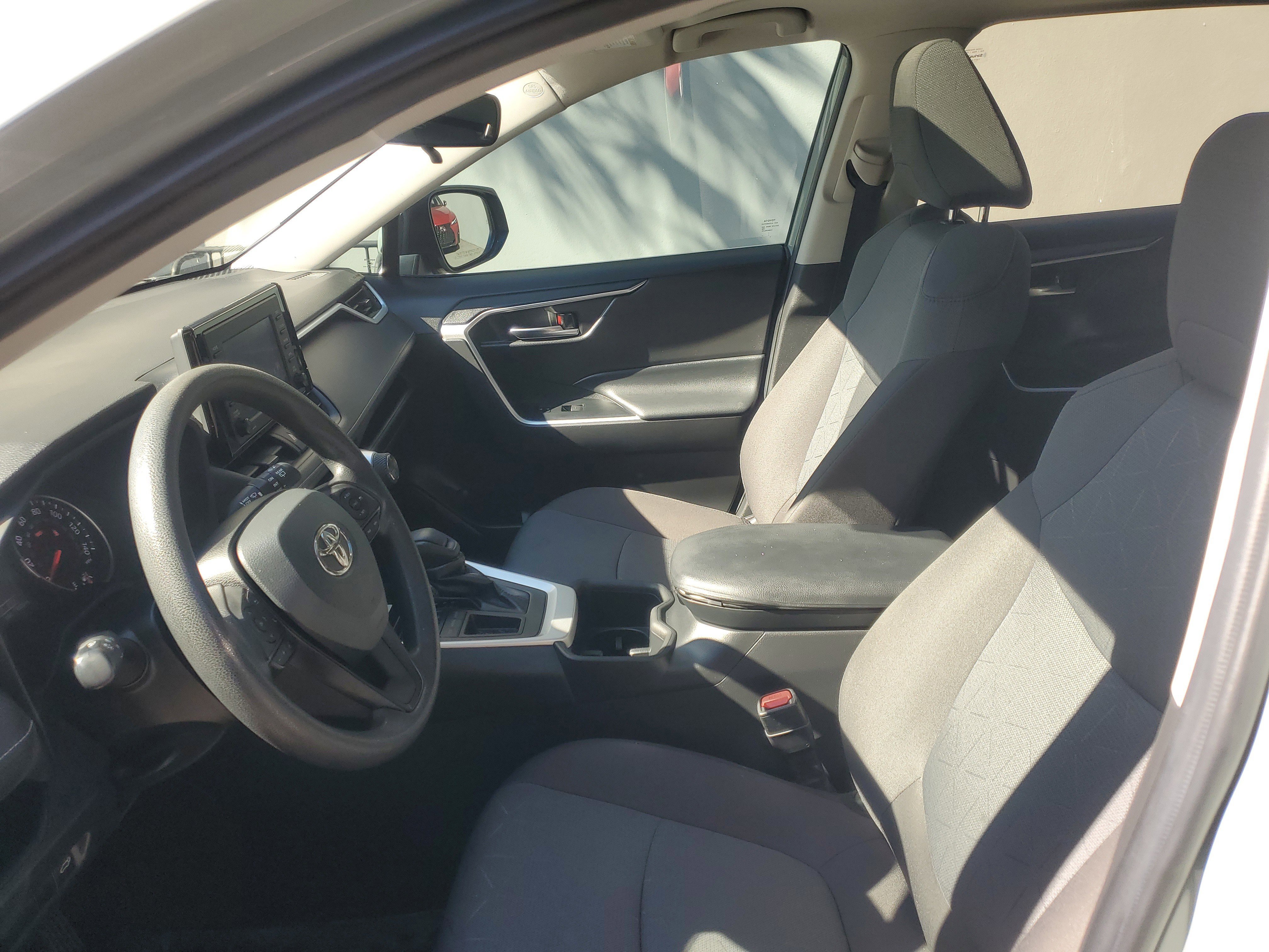 Used 2022 Toyota RAV4 XLE image 15