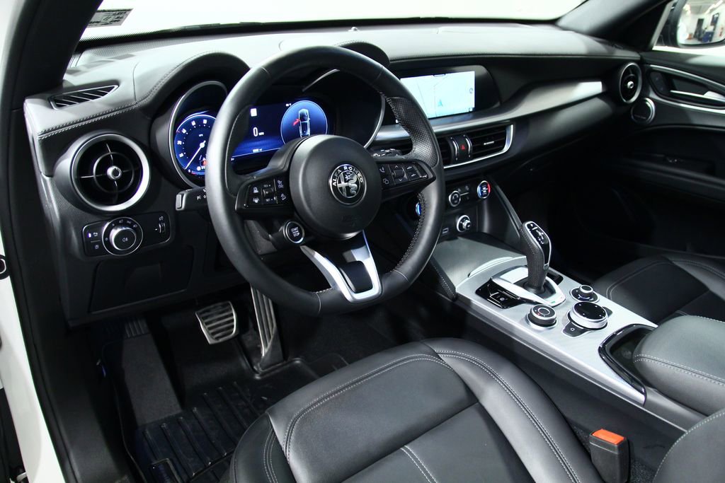 Used 2024 Alfa Romeo Stelvio Ti image 20