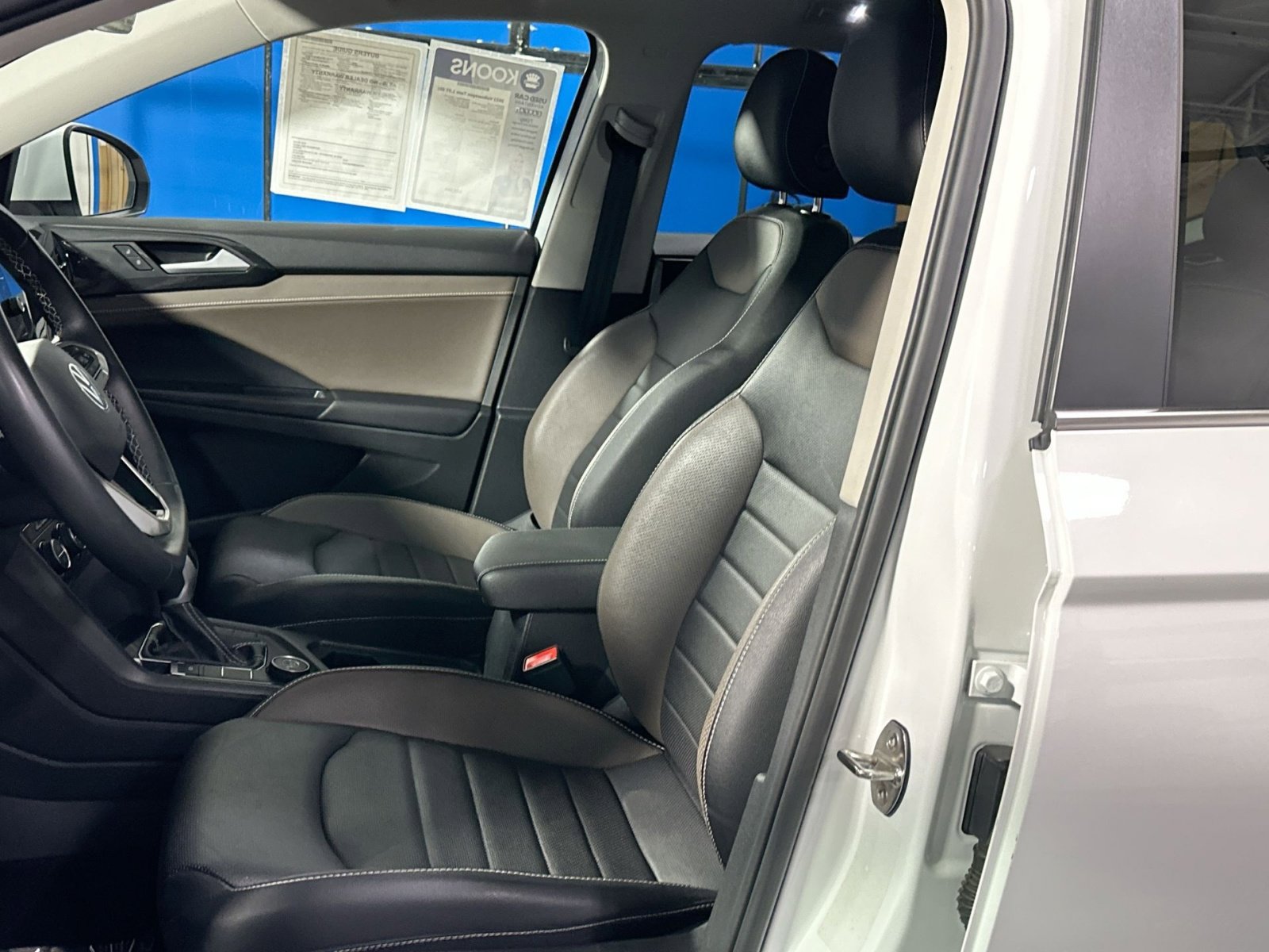 Used 2022 Volkswagen Taos SEL image 13