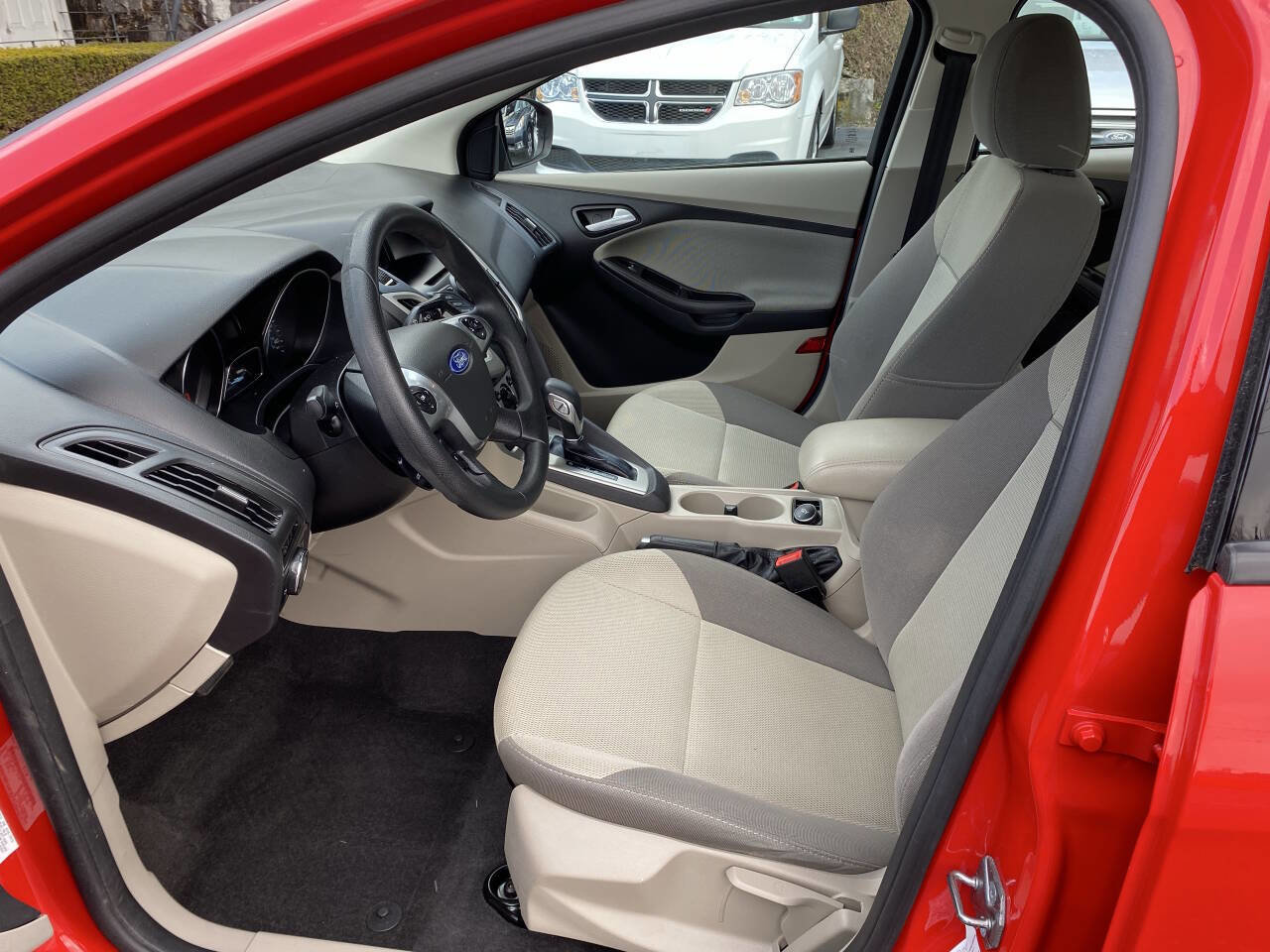 Used 2014 Ford Focus SE image 10