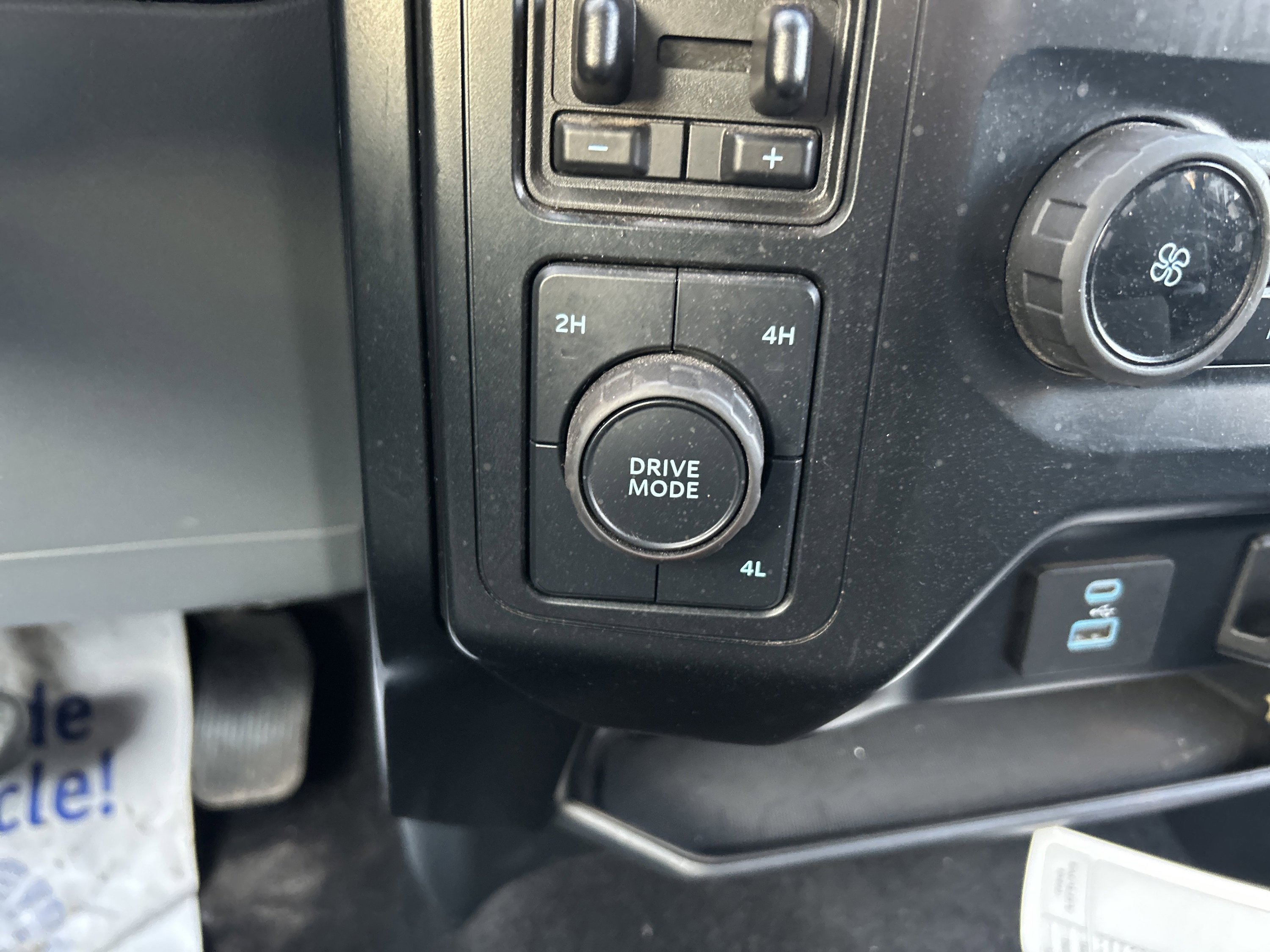 Used 2023 Ford F150 XLT w/ Trailer Tow Package image 21