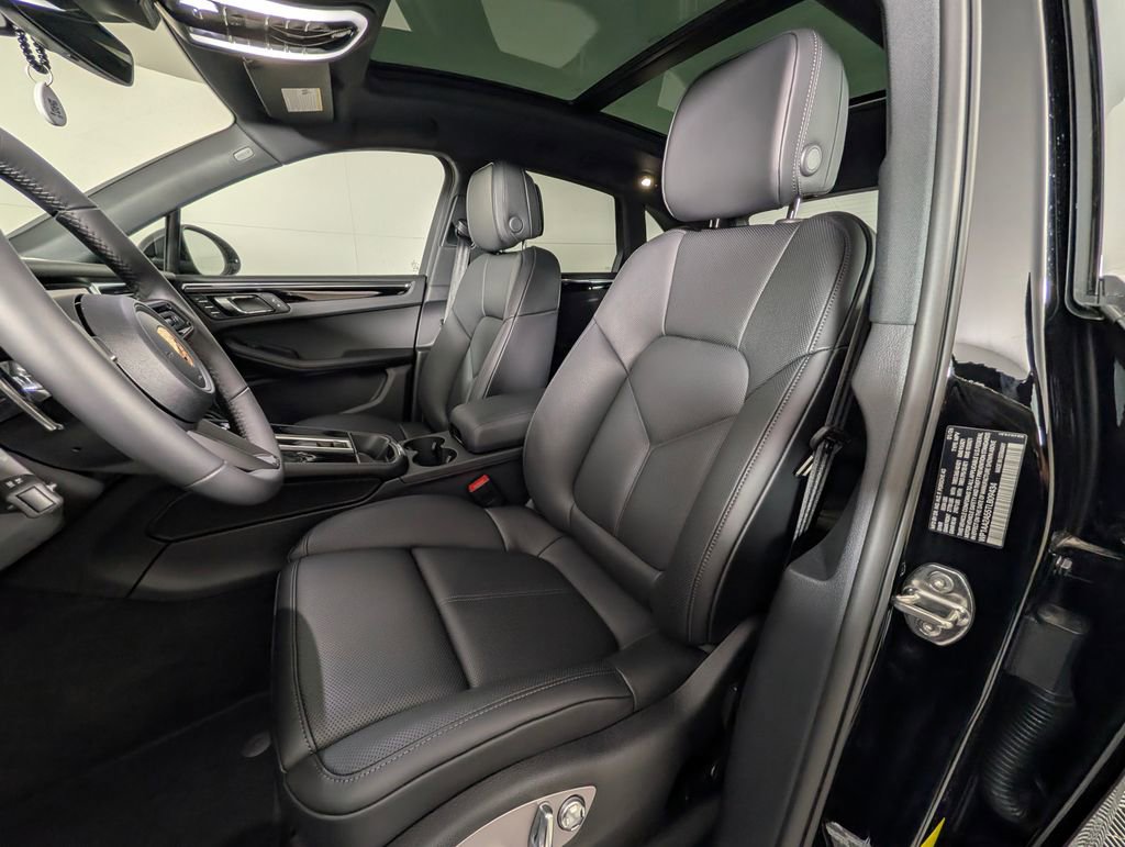 New 2026 Porsche Macan image 5