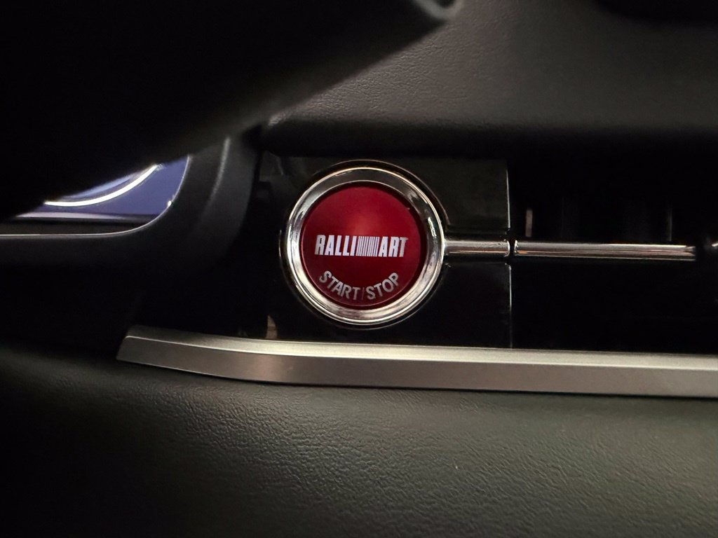 Used 2023 Mitsubishi Outlander 4WD Plug-In Hybrid image 46