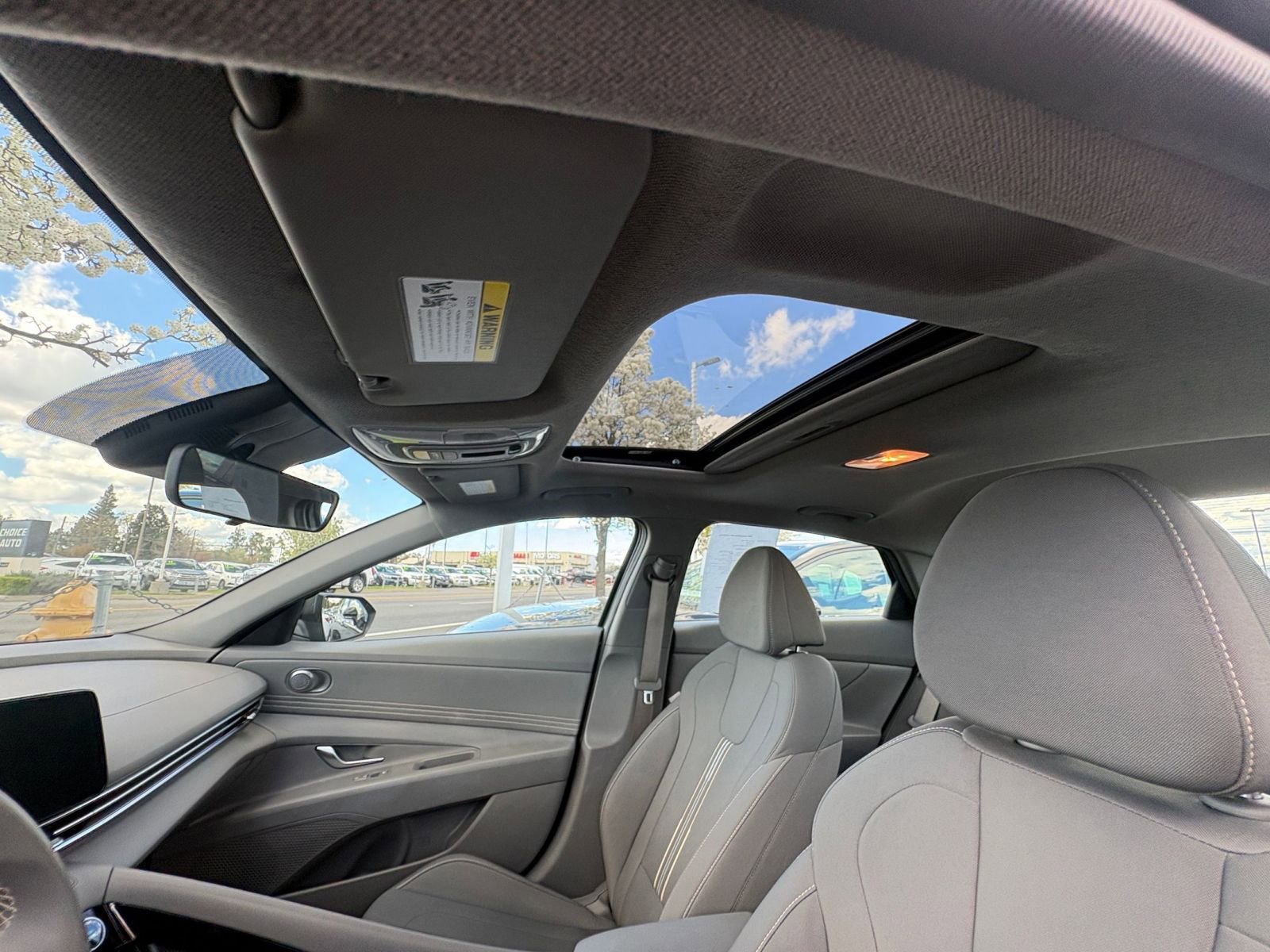 Used 2025 Hyundai Elantra SEL FWD image 29