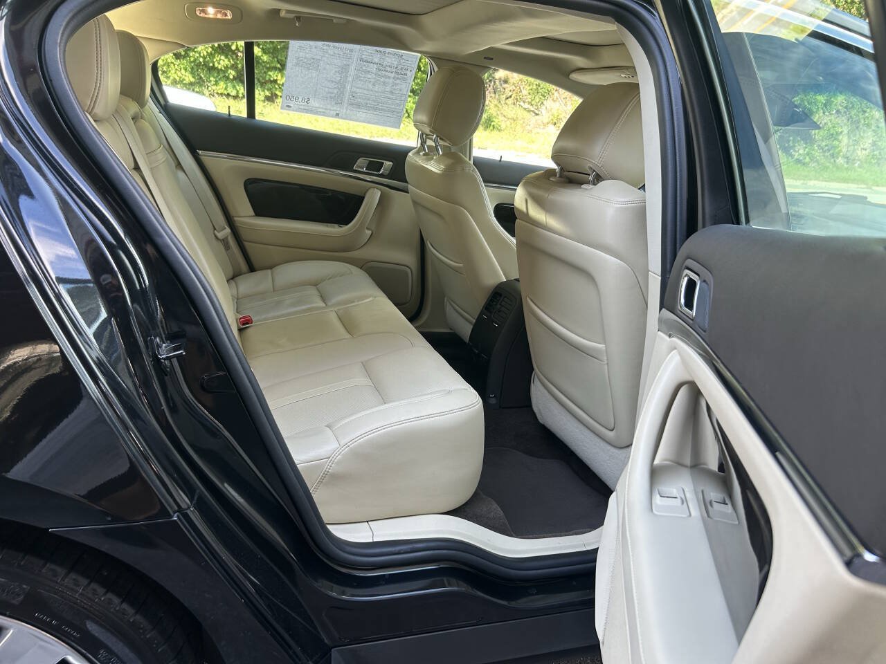 Used 2013 Lincoln MKS AWD image 25