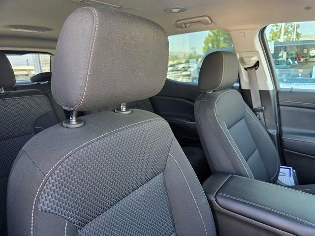 Certified 2023 GMC Acadia SLE image 22