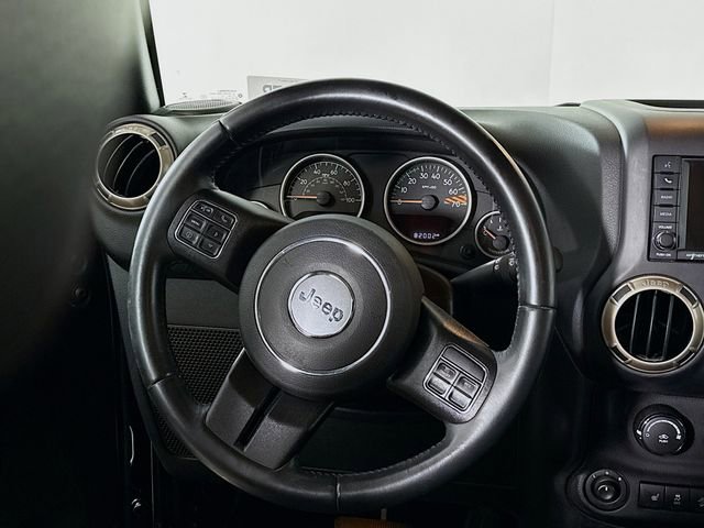 Used 2017 Jeep Wrangler Unlimited Sahara image 10