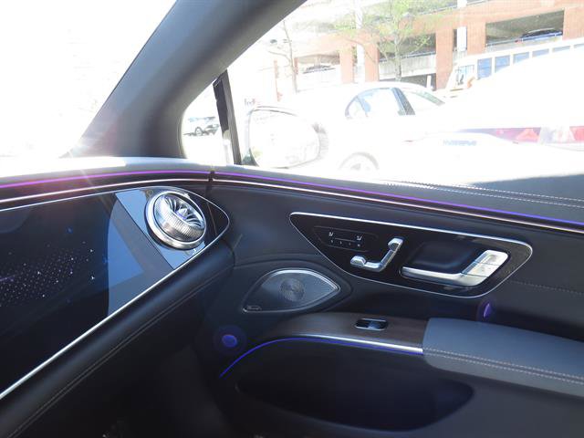 Certified 2023 Mercedes-Benz EQS 580 4MATIC Sedan w/ Exclusive Trim Package image 15