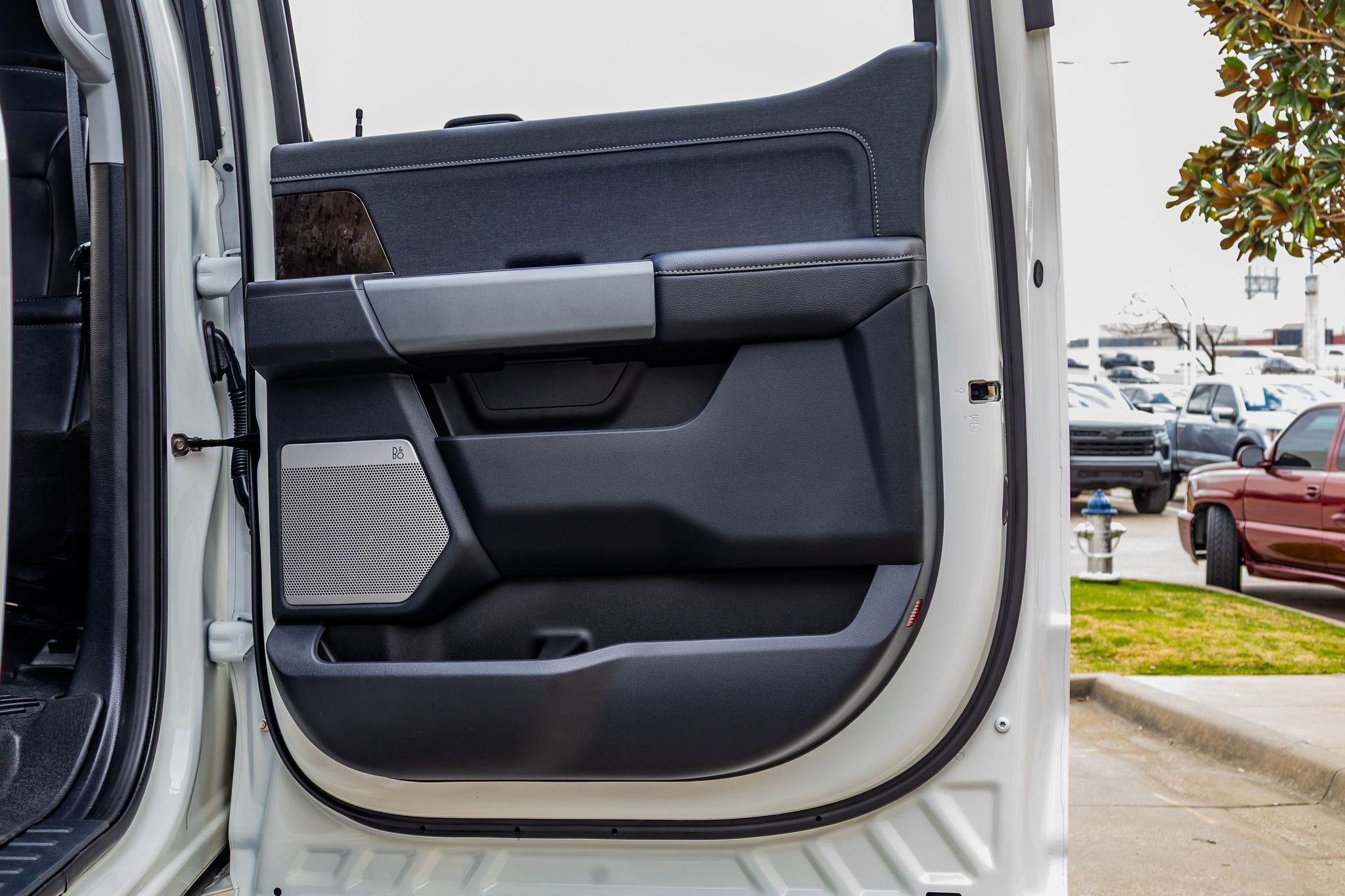 Used 2024 Ford F250 Lariat w/ Lariat Ultimate Package image 39