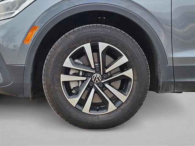Used 2024 Volkswagen Tiguan S image 25