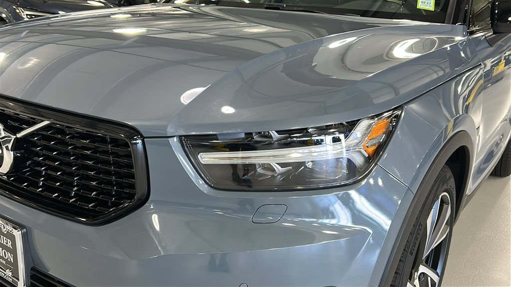 Used 2022 Volvo XC40 T5 R-Design w/ Advanced Package AWD/4WD image 7