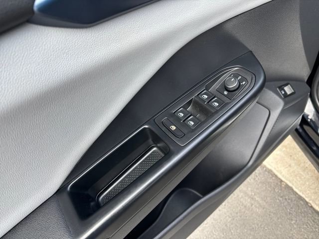 Used 2022 Volkswagen Taos SE image 11