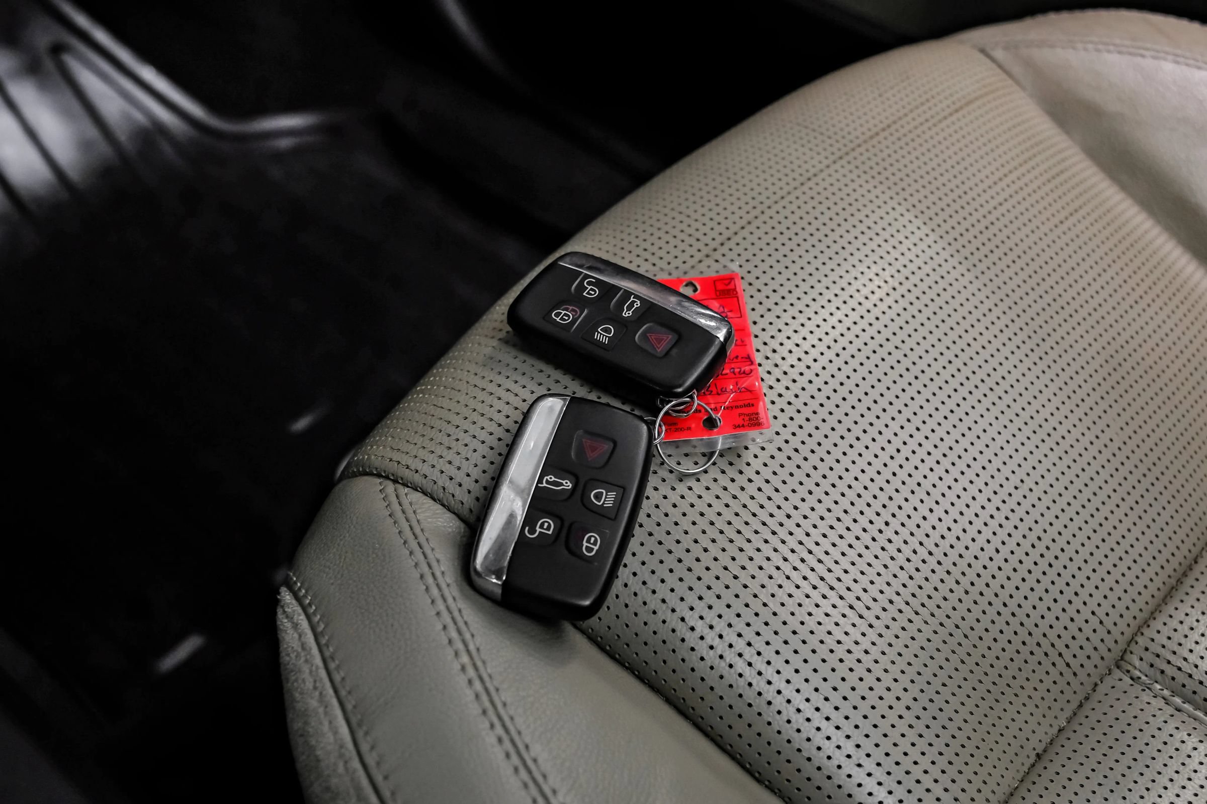 Used 2016 Land Rover Discovery Sport HSE AWD/4WD image 62