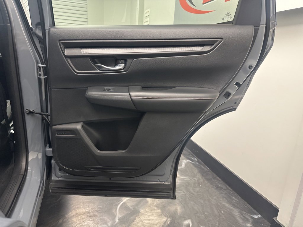 Used 2025 Honda CR-V Sport image 12