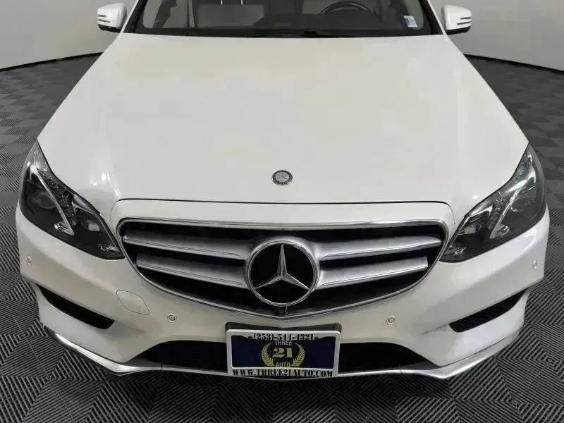 Used 2014 Mercedes-Benz E 250 BlueTEC 4MATIC Sedan image 3