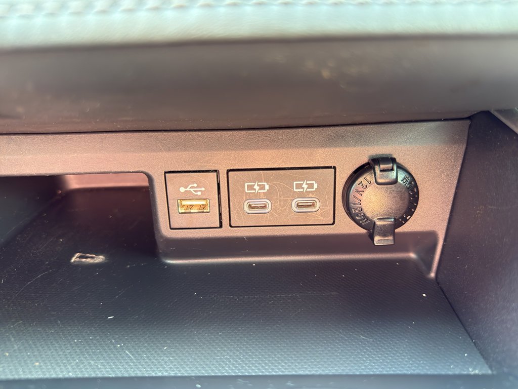Used 2023 Toyota Highlander LE image 22
