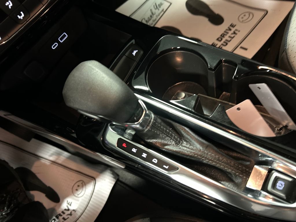 Used 2025 Chevrolet Trax LT w/ LT Convenience Package image 20