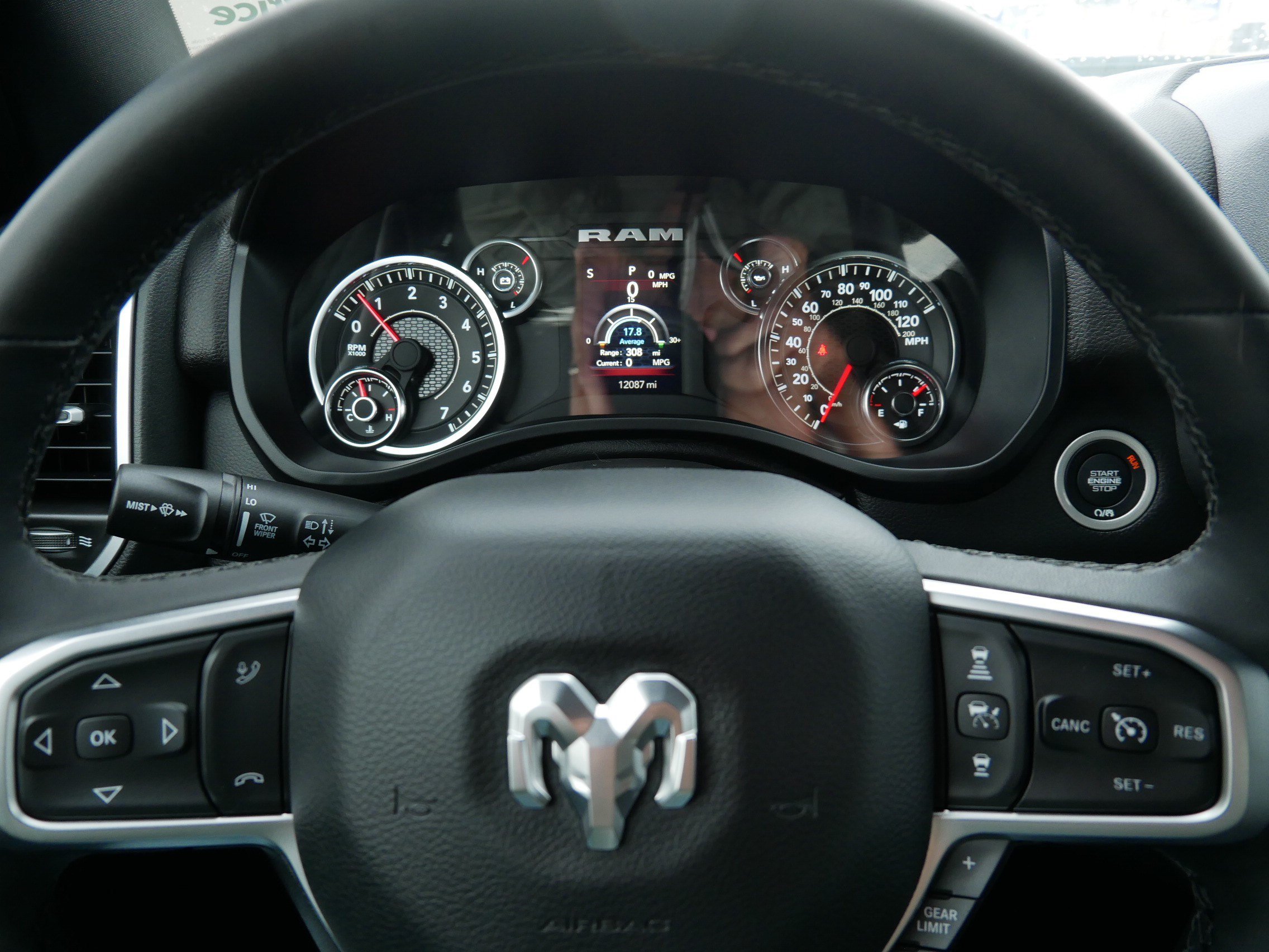 Used 2025 RAM 1500 Big Horn AWD/4WD image 25