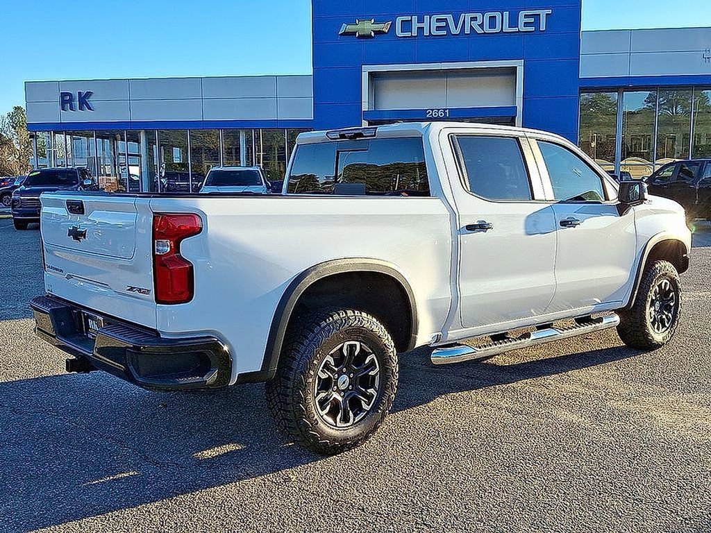 New 2026 Chevrolet Silverado 1500 ZR2 image 4