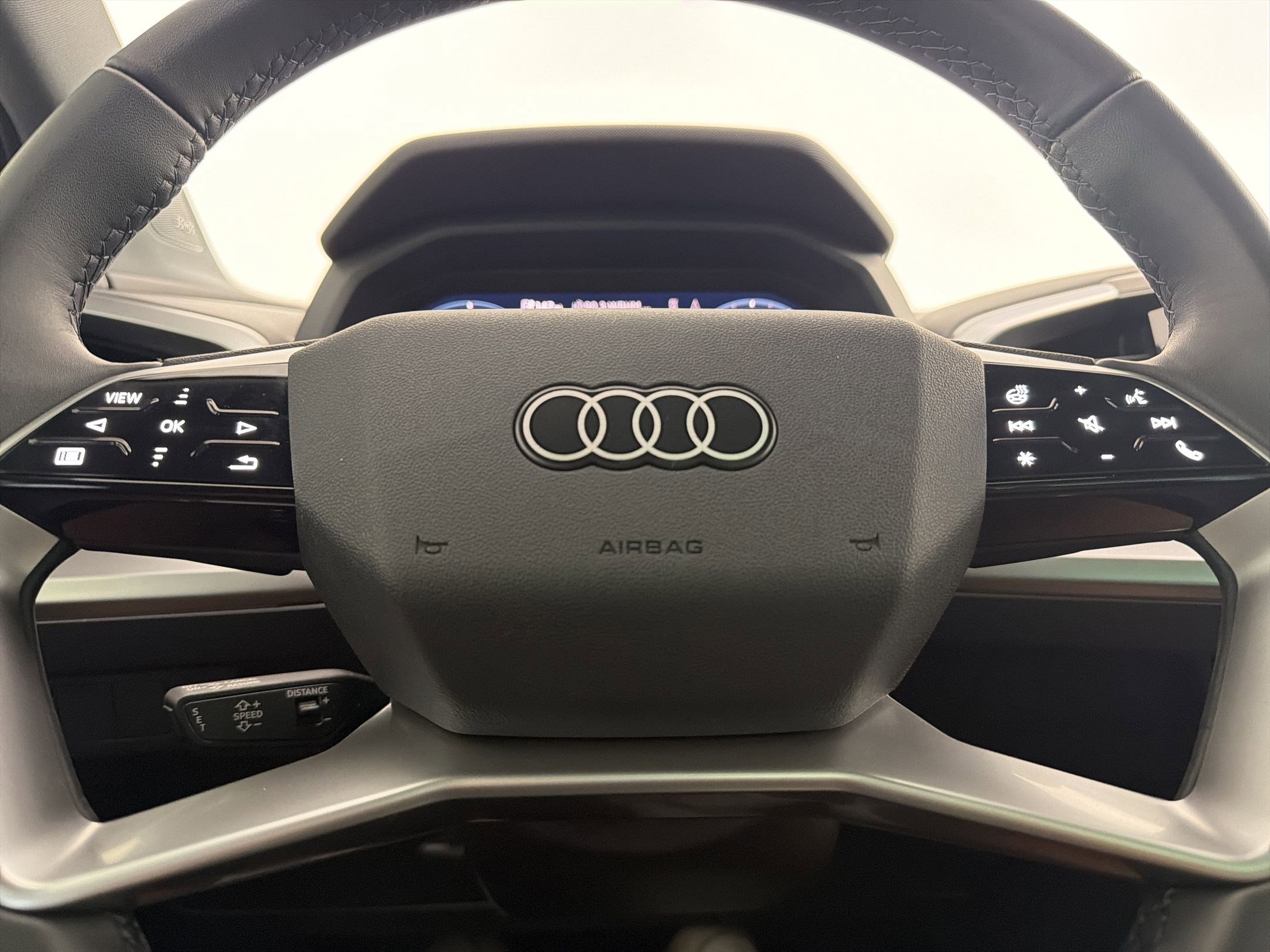 Used 2025 Audi Q4 e-tron Premium Plus w/ Premium Plus image 15