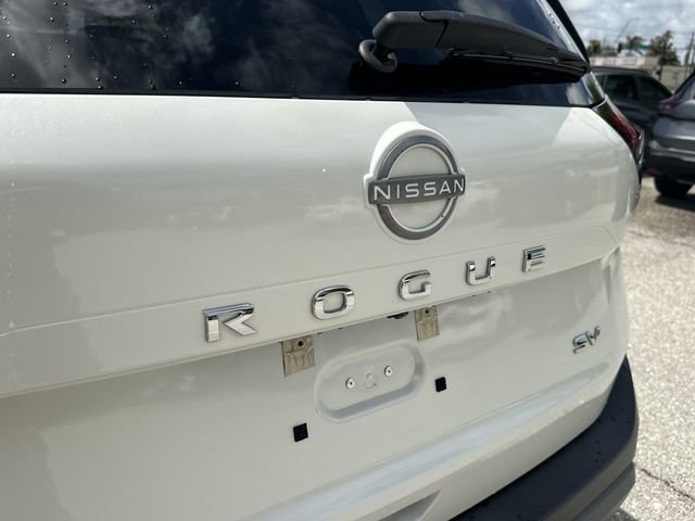 Certified 2023 Nissan Rogue SV FWD image 10