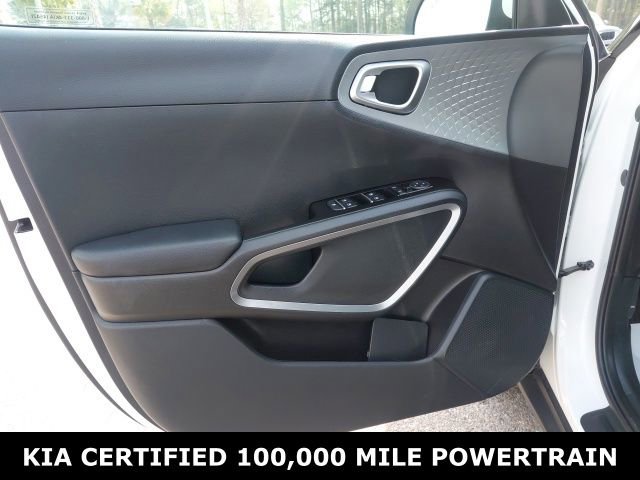 Certified 2025 Kia Soul LX image 19